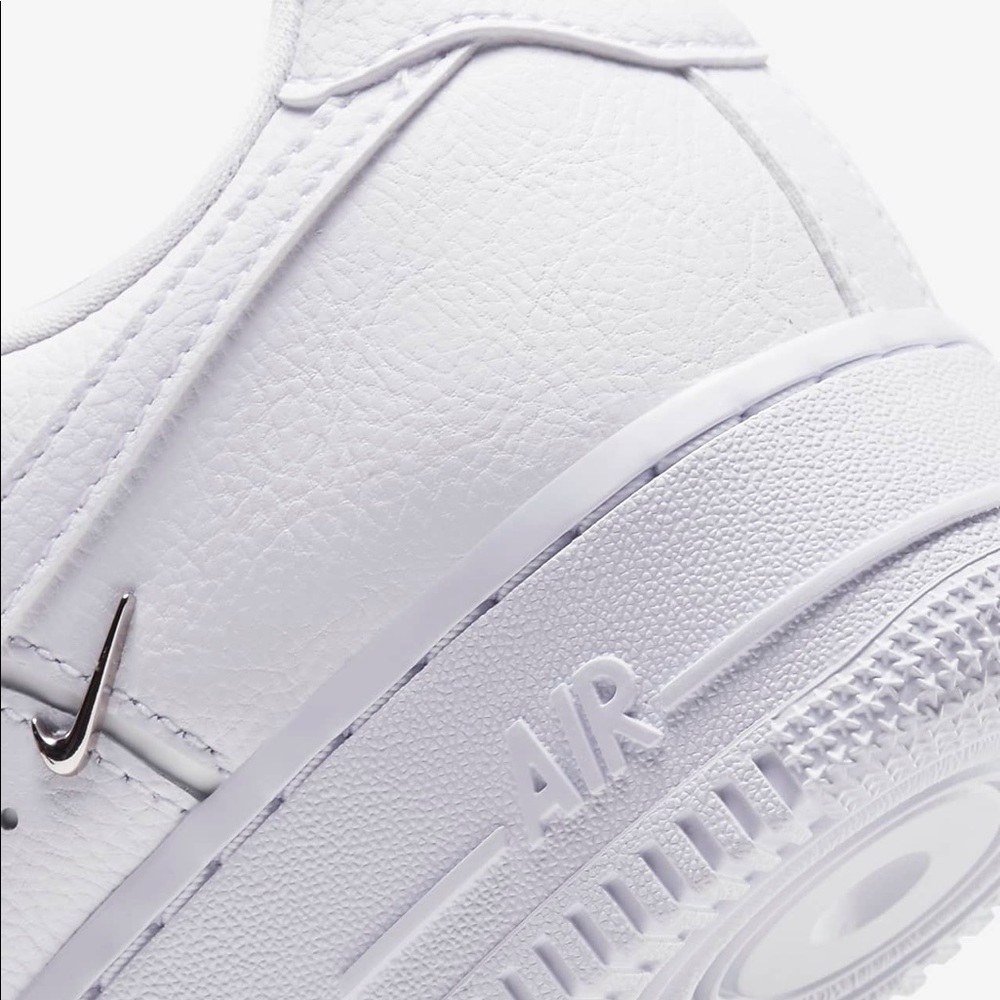 Women’s Nike Air Force 1 LX White - Picture 8 of 9